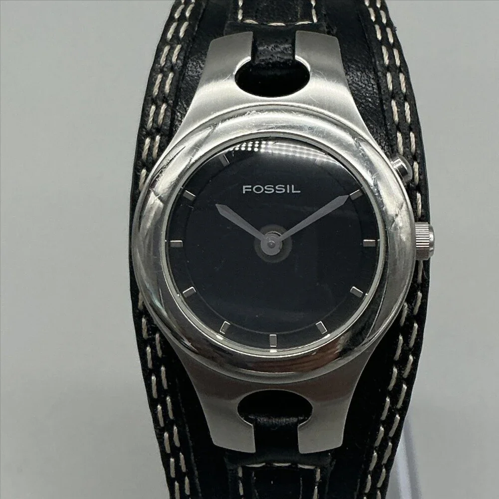 Fossil ES-9814 Womens Watch 26mm Black Star Dial Silver Tone Leather New Battery